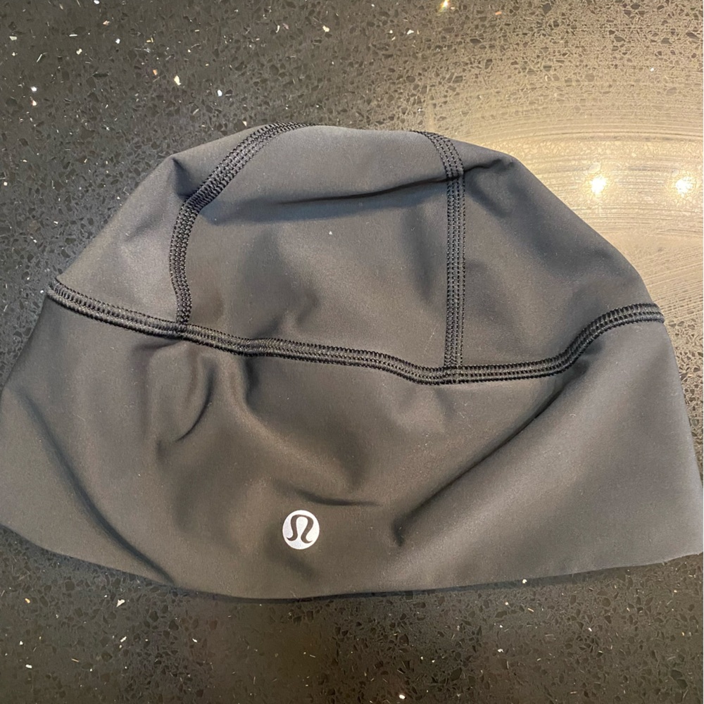Lululemon Women’s Running Black Ponytail Beanie Hat